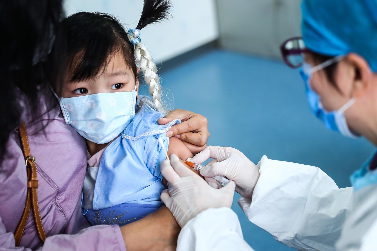 Bệnh tả là một trong những bệnh đường ruột cực kỳ nguy hiểm ở trẻ nhỏ, có khả năng lây lan nhanh chóng thành dịch lớn và gây tử vong trong thời gian ngắn. Bệnh tả là một trong những bệnh đường ruột cực kỳ nguy hiểm ở trẻ nhỏ, có khả năng lây lan nhanh chóng thành dịch lớn và gây tử vong trong thời gian ngắn.